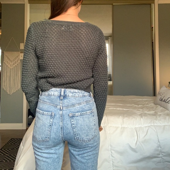 Selling long sleeve - Picture 2 of 2